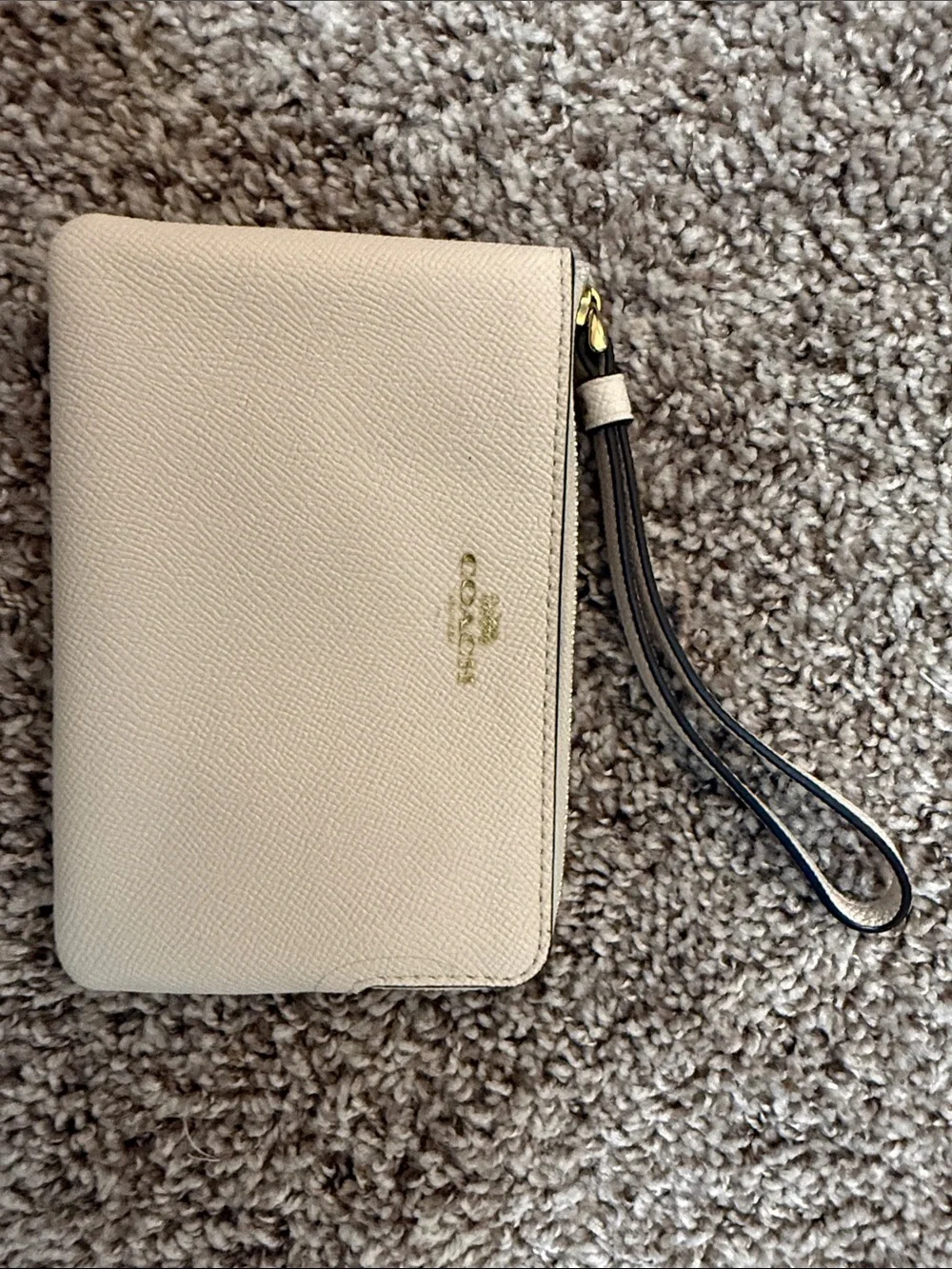 Coach compact cream